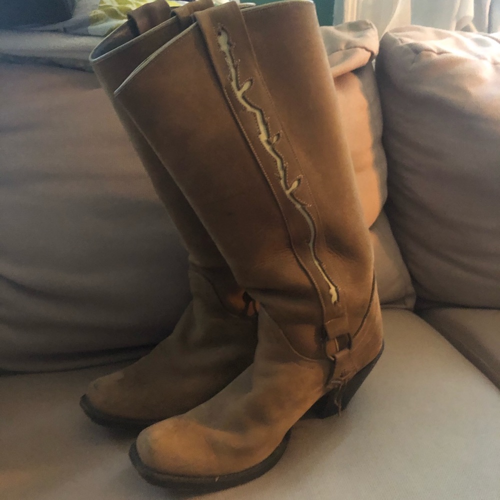 Tan leather cowboy boots 7.5M